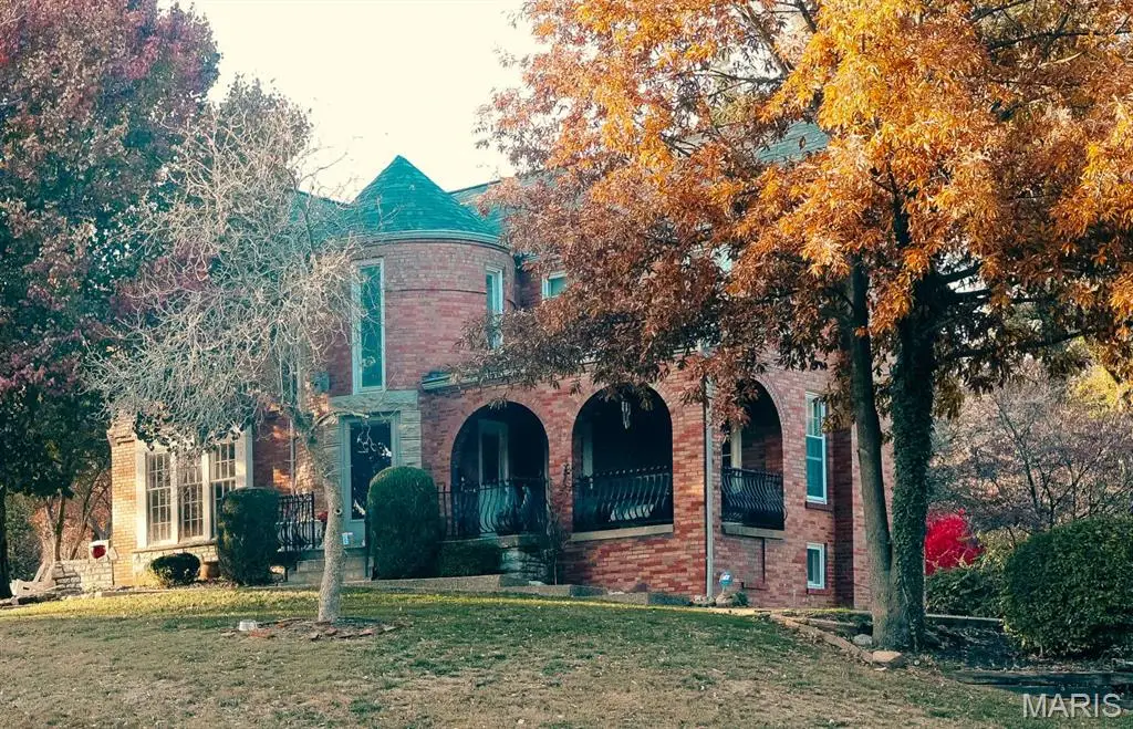 7219 Canterbury Drive, Saint Louis, MO 63121 - #1