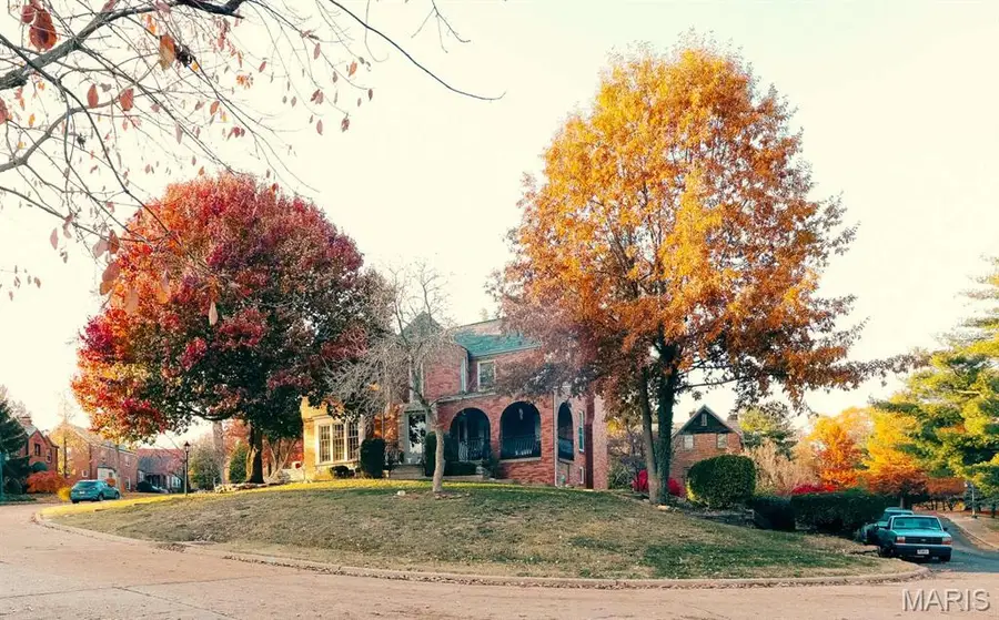 7219 Canterbury Drive, Saint Louis, MO 63121 - #3