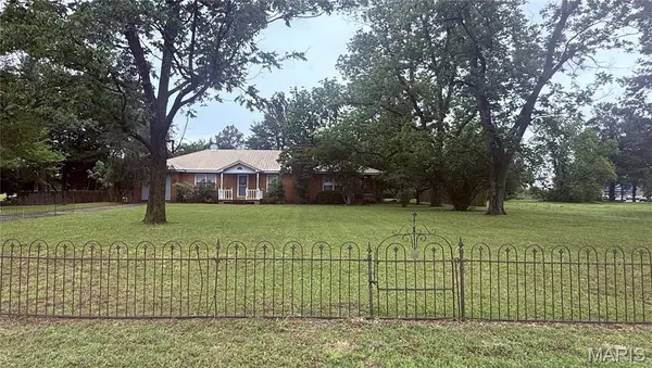 1332 First Street, Kennett, MO 63857