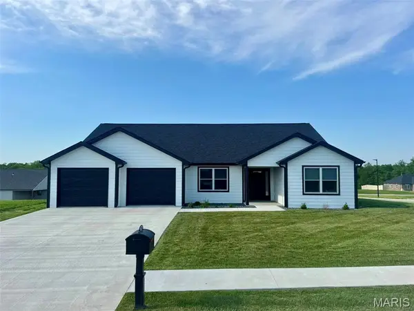 200 W Larkspur Court, Hannibal, MO 63401