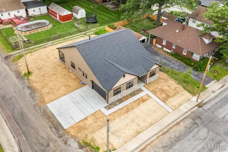 406 W Laurel Street, Millstadt, IL 62260 - #3