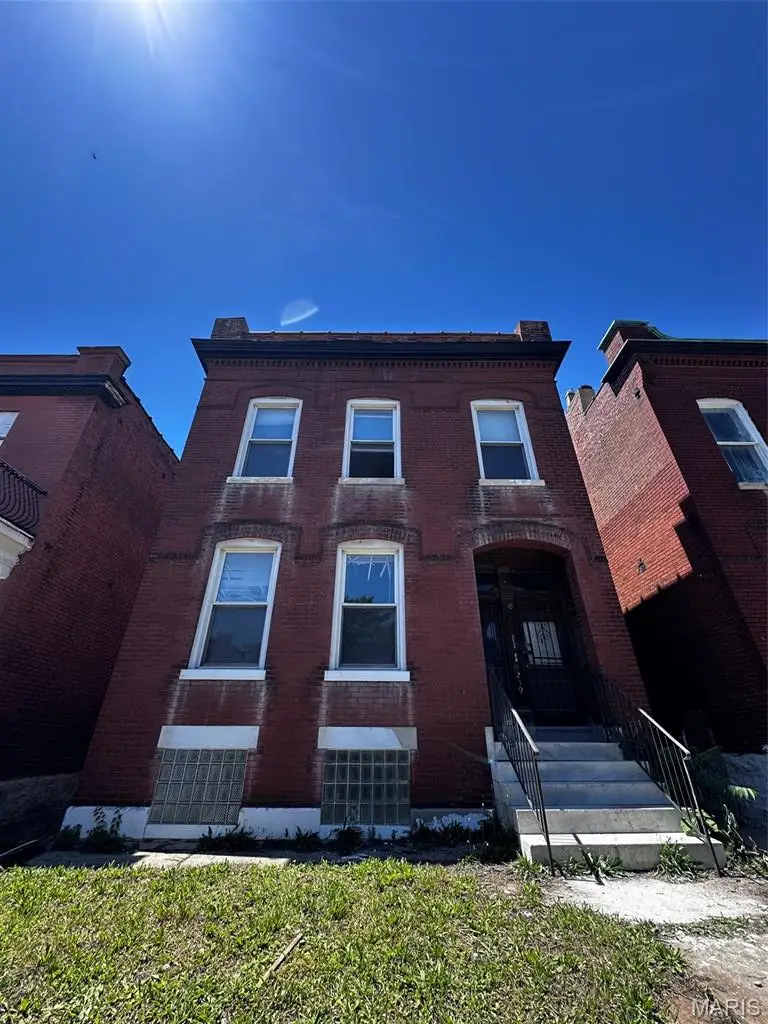 3239 Nebraska Avenue, Saint Louis, MO 63118 - #2