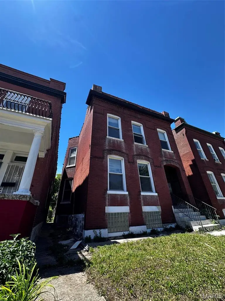 3239 Nebraska Avenue, Saint Louis, MO 63118 - #3