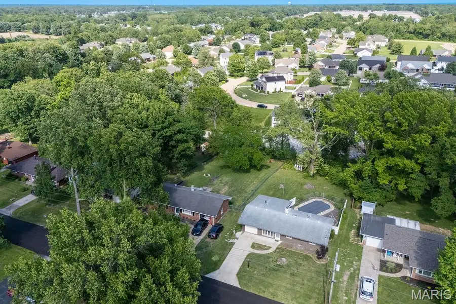 5105 Staten Drive, Godfrey, IL 62035 - #2