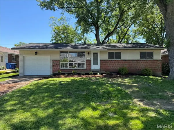 1460 Saint Louis Street, Florissant, MO 63033