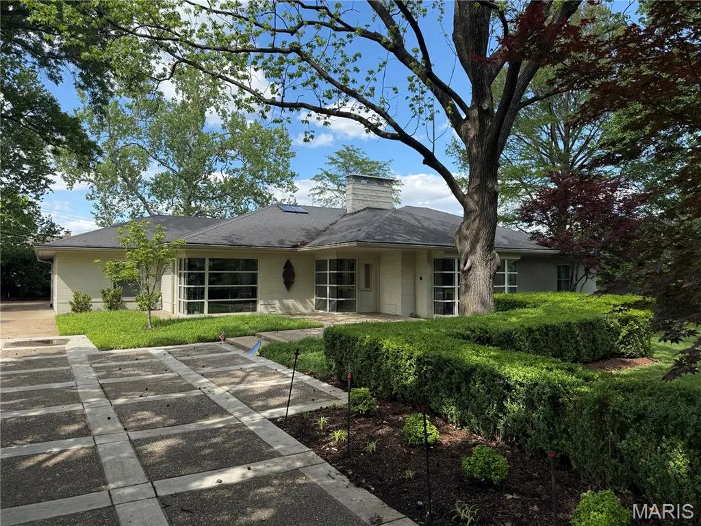 9005 Greenridge Drive, Richmond Heights, MO 63117 - #1