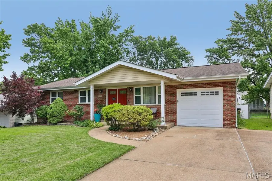 3520 Glen Bay Drive, Saint Louis, MO 63125 - #3