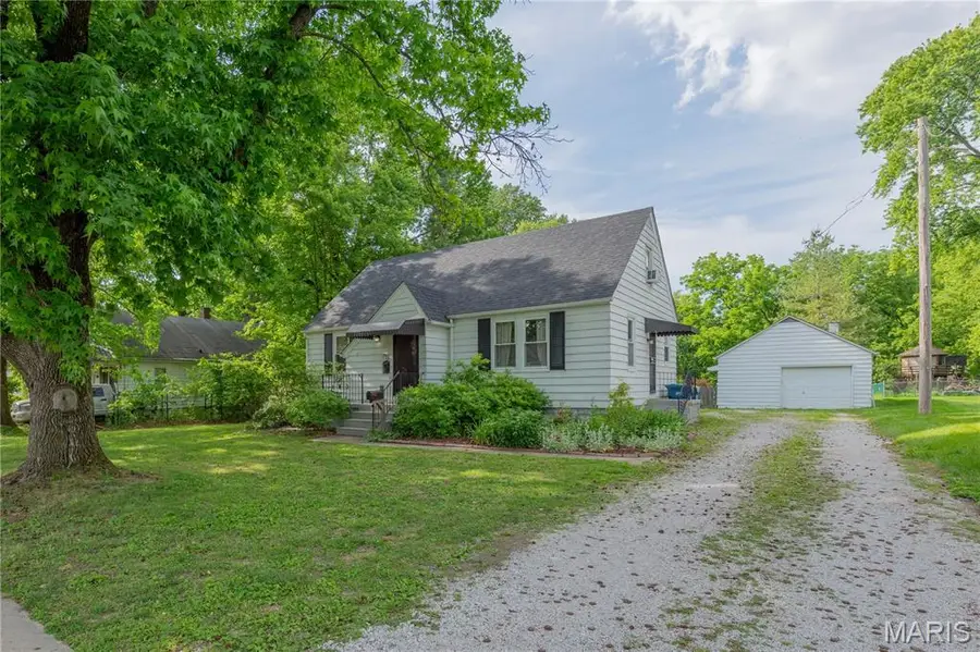 713 Frederick Street, Edwardsville, IL 62025 - #2