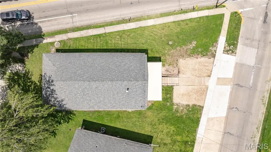 400 S Washington Street, Jerseyville, IL 62052 - #3
