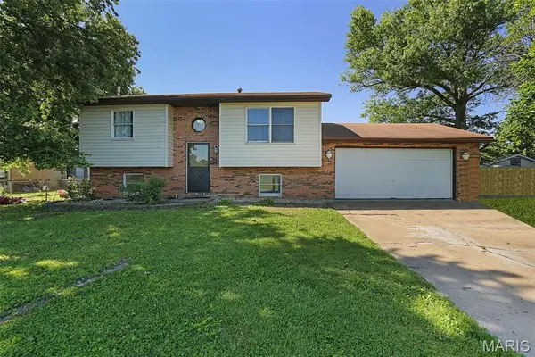 72 University Drive, Granite City, IL 62040