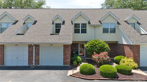 326 Devonshire Court #E, St Peters, MO 63376