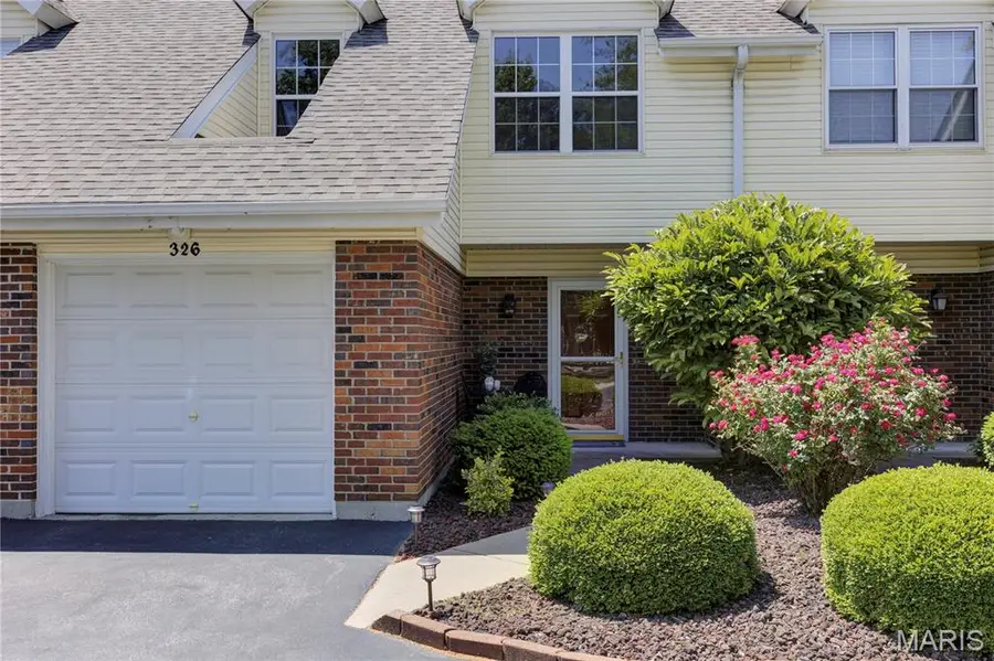 326 Devonshire Court #E, Saint Peters, MO 63376 - #2