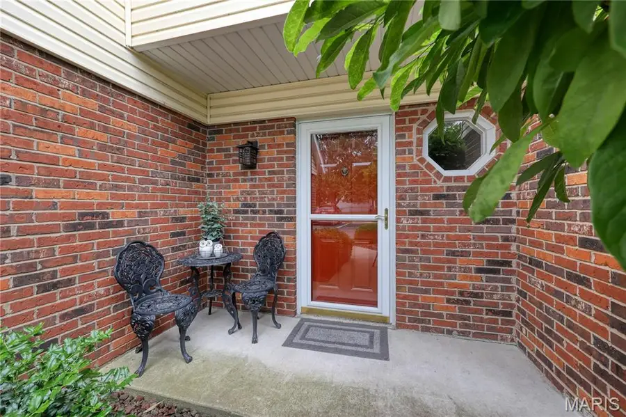 326 Devonshire Court #E, Saint Peters, MO 63376 - #3