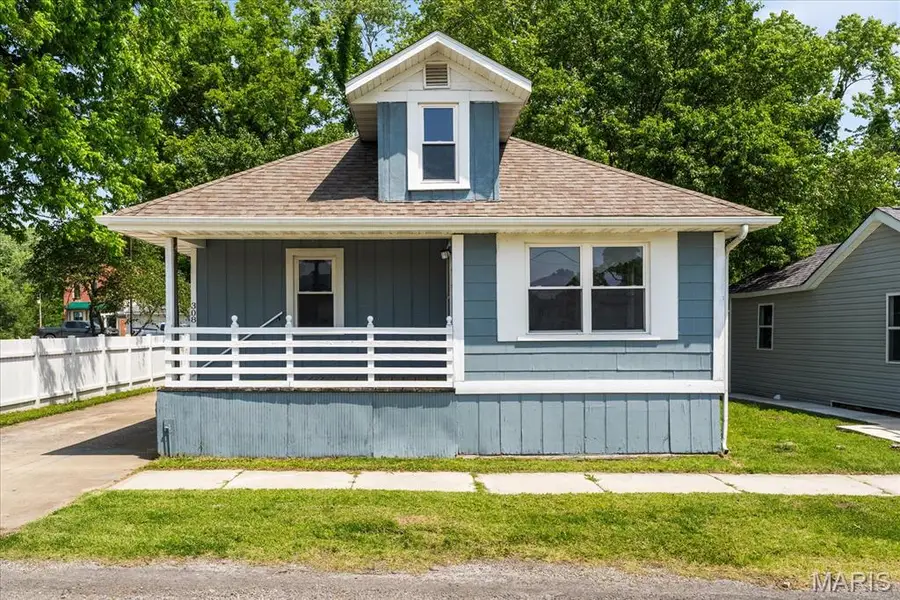 308 E Saint Louis Street, Okawville, IL 62271 - #3