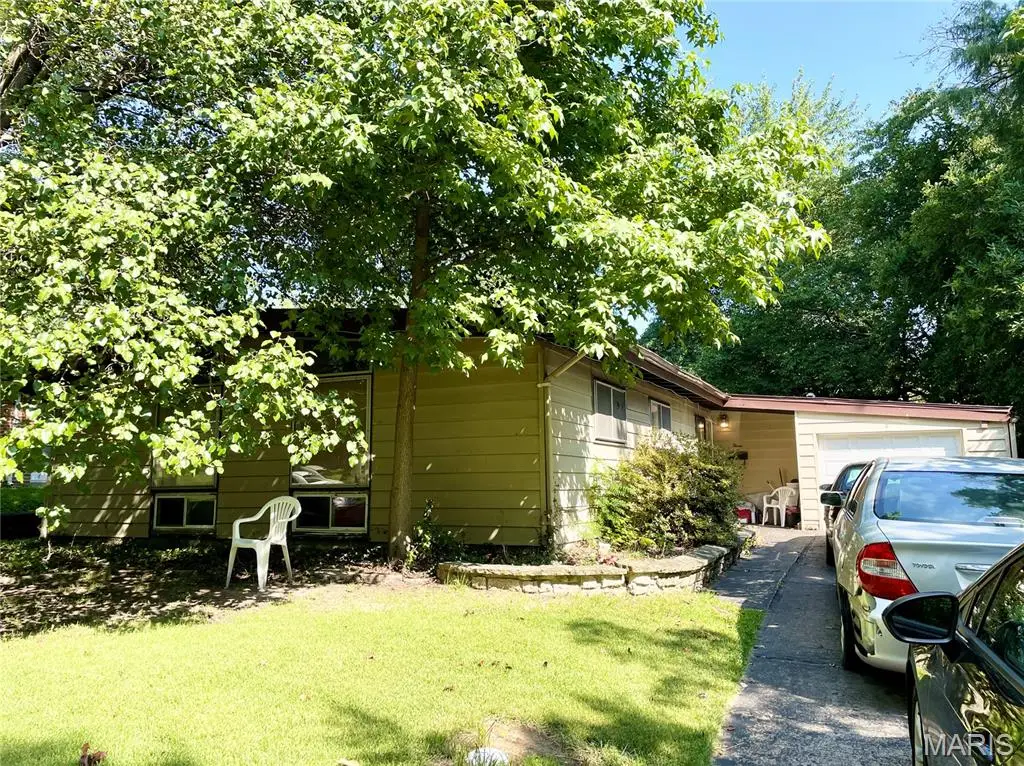 3 Holly Lane, Florissant, MO 63033 - #1