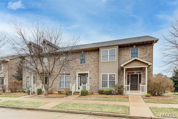 512 Queens Court Place, St Peters, MO 63376