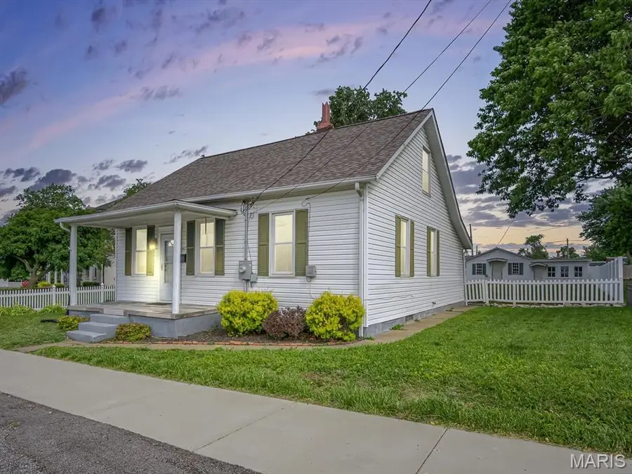 401 Park Street, Waterloo, IL 62298 - #2
