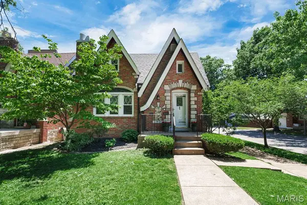 5544 Murdoch Avenue, St Louis, MO 63109