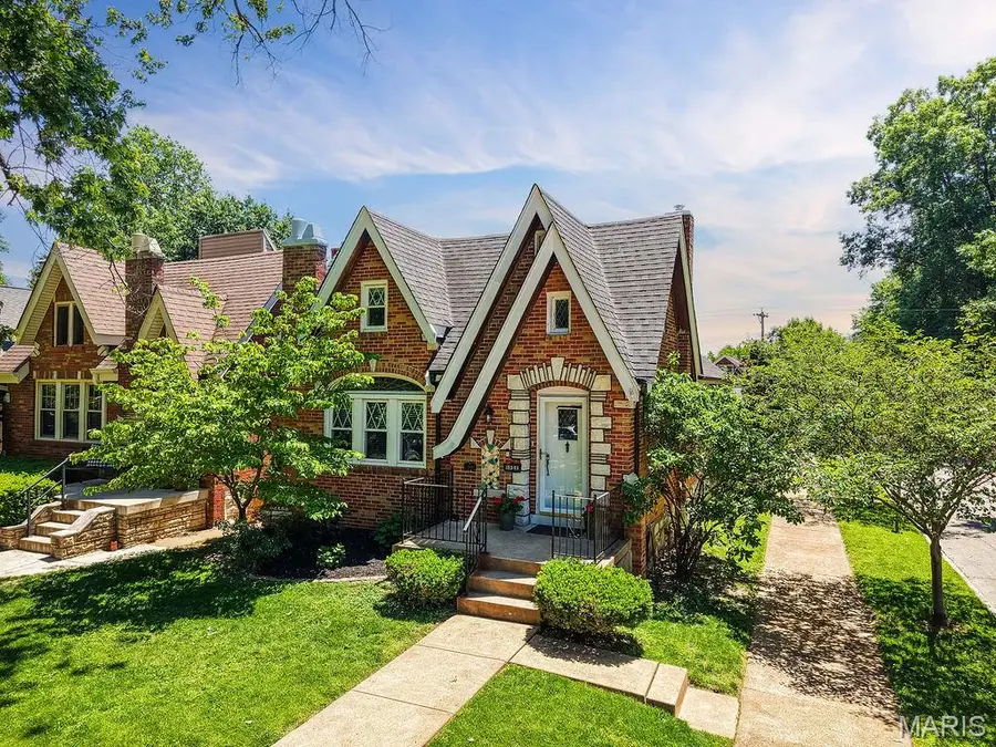 5544 Murdoch Avenue, Saint Louis, MO 63109 - #2