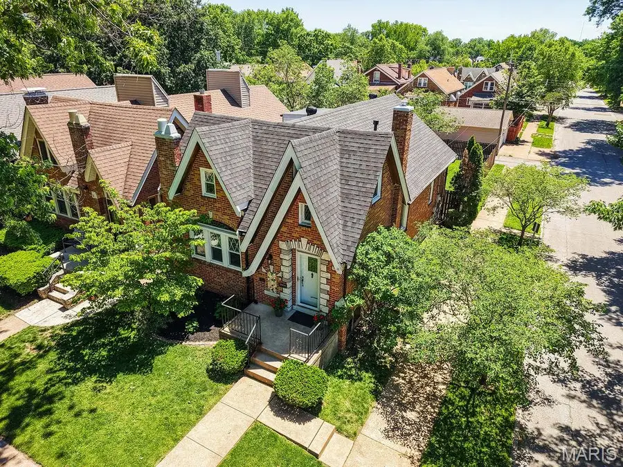5544 Murdoch Avenue, Saint Louis, MO 63109 - #3
