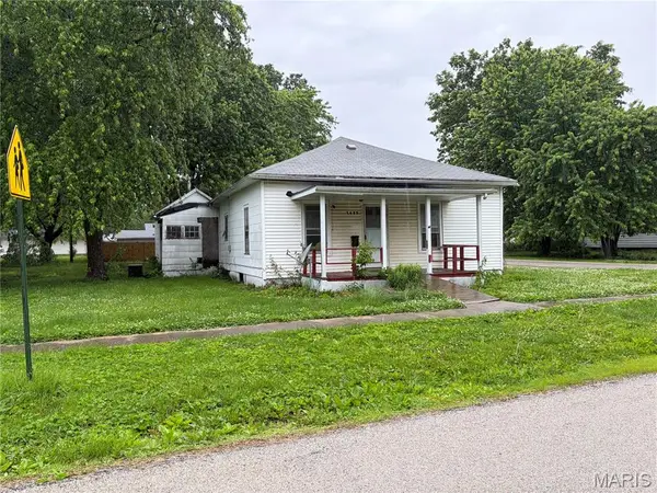 1425 N Madison Street, Litchfield, IL 62056