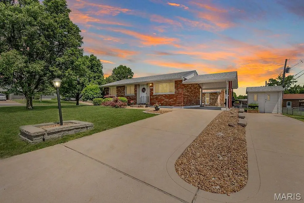 4231 Tupelo Drive, Mehlville, MO 63125 - #1