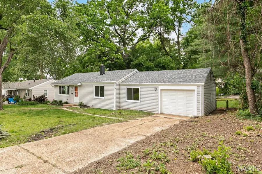10007 Delta Drive, Breckenridge Hills, MO 63074 - #3