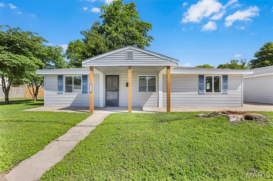 1323 Lewis Avenue, Wood River, IL 62095 - #2
