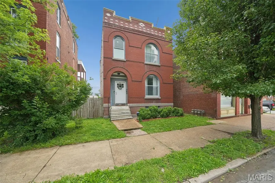 3136 Nebraska Avenue, Saint Louis, MO 63118 - #2