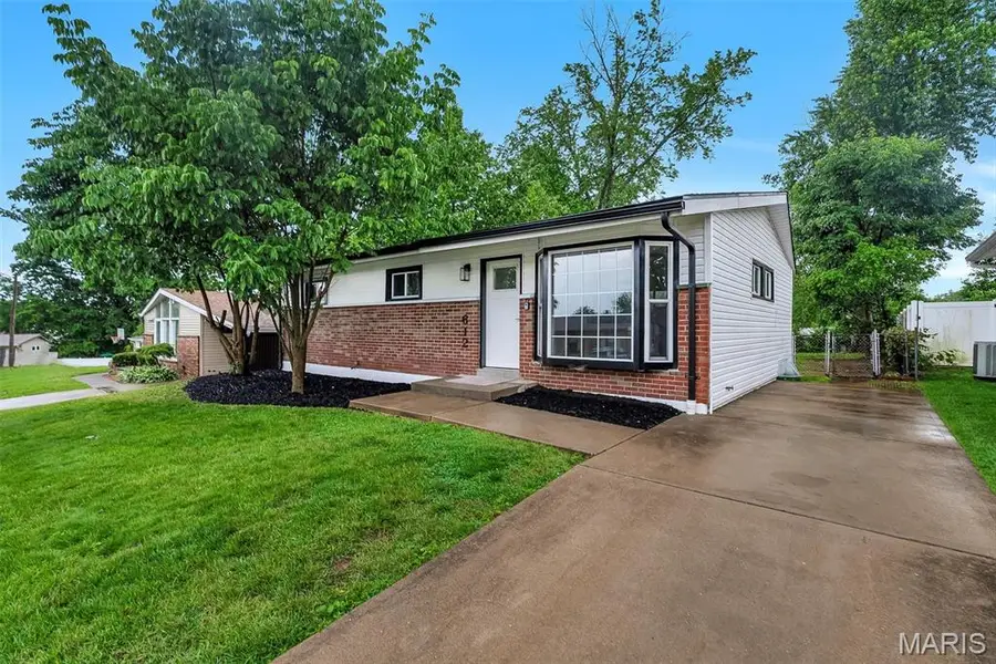 612 Sessions Avenue, Crestwood, MO 63126 - #2