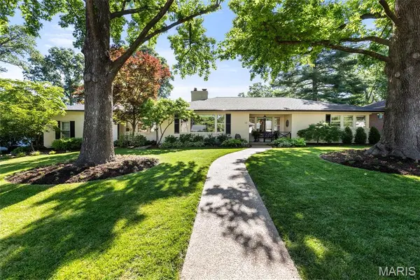 10 Ridge Line Drive, Warson Woods, MO 63122