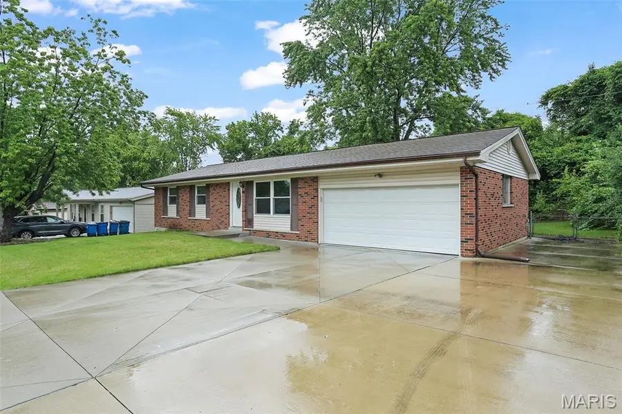 120 Briarcliff Drive, Saint Charles, MO 63301 - #2