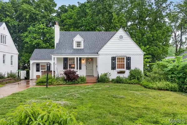 110 N Holmes Avenue, Oakland, MO 63122