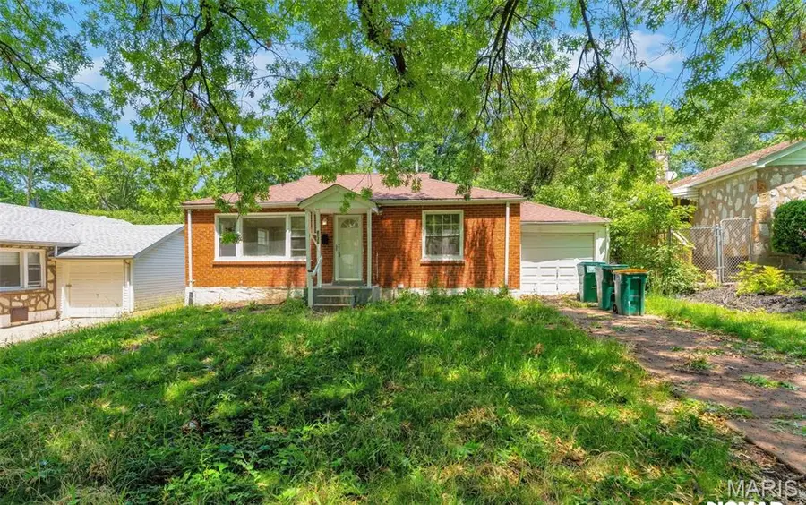 8135 Bloom Drive, Saint Louis, MO 63114 - #3