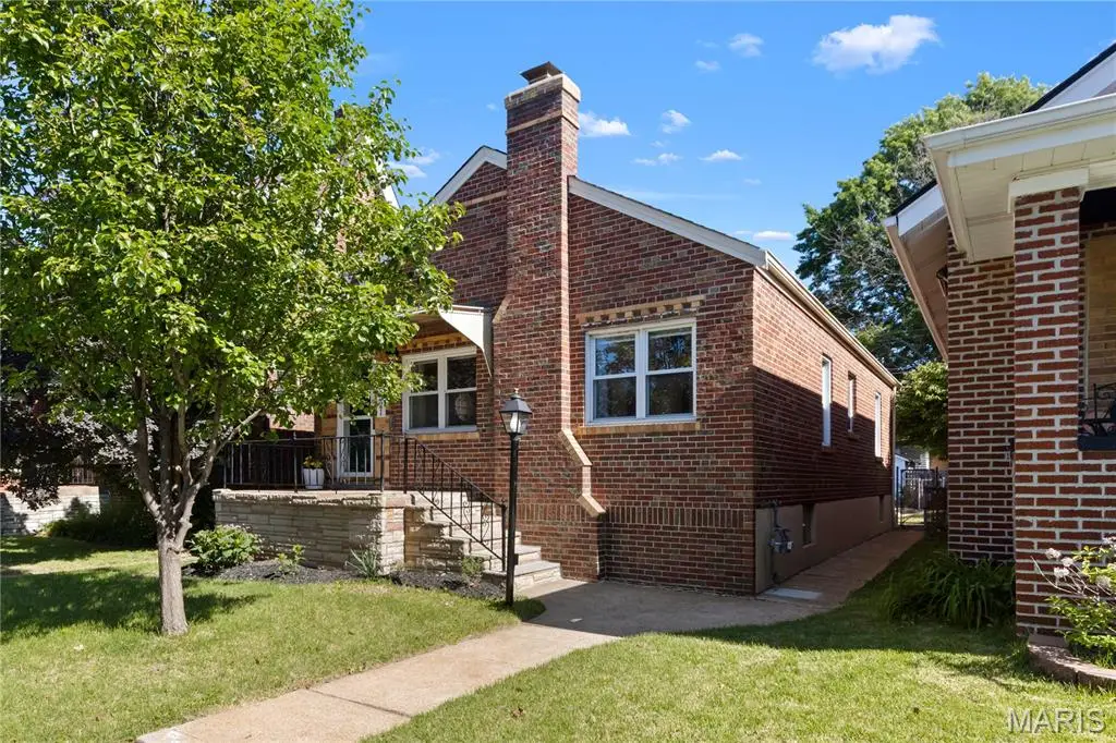 5521 Murdoch Avenue, Saint Louis, MO 63109 - #1