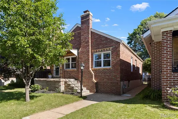 5521 Murdoch Avenue, St Louis, MO 63109