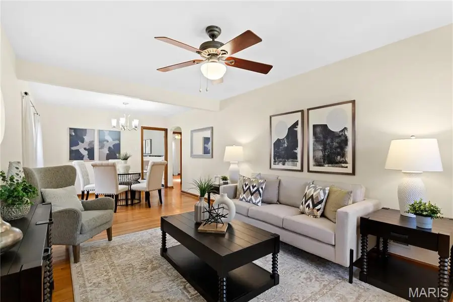 5521 Murdoch Avenue, Saint Louis, MO 63109 - #3