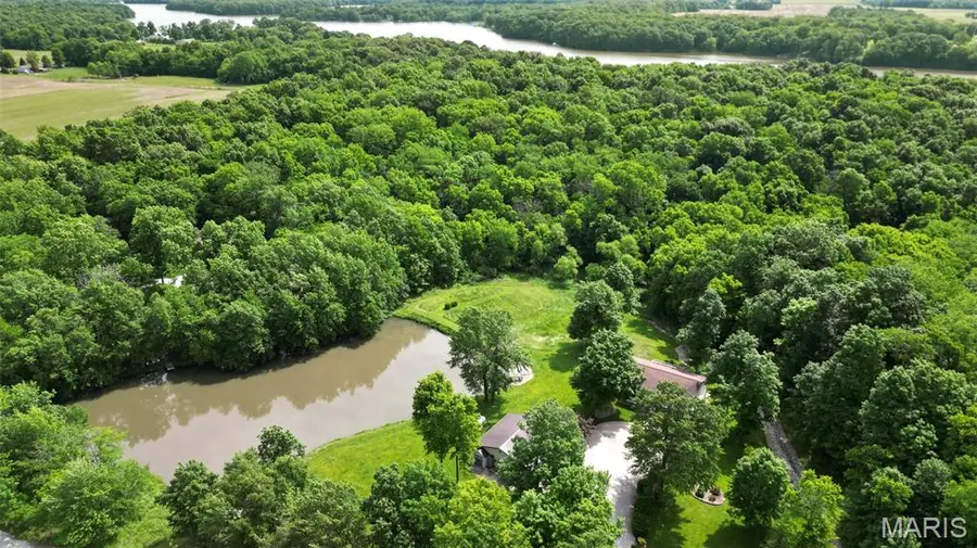 34 Cedar Lane, Hillsboro, IL 62049 - #2