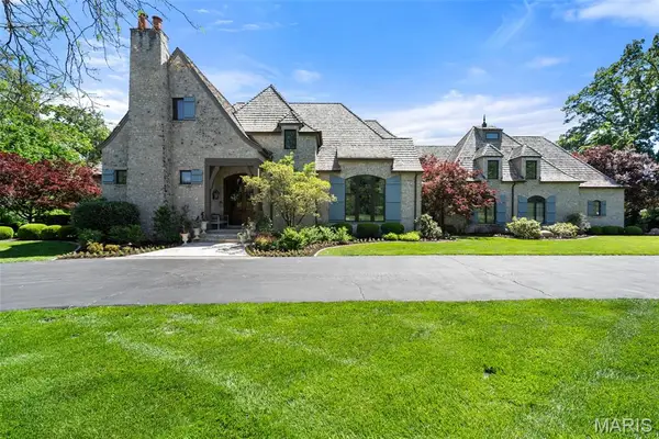 10144 Winding Ridge Road, Ladue, MO 63124