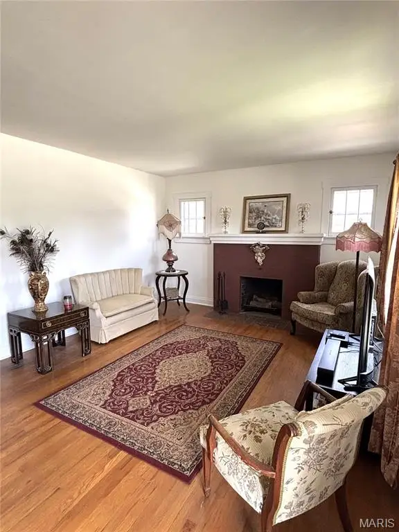 809 S Third Street, Greenville, IL 62246 - #3