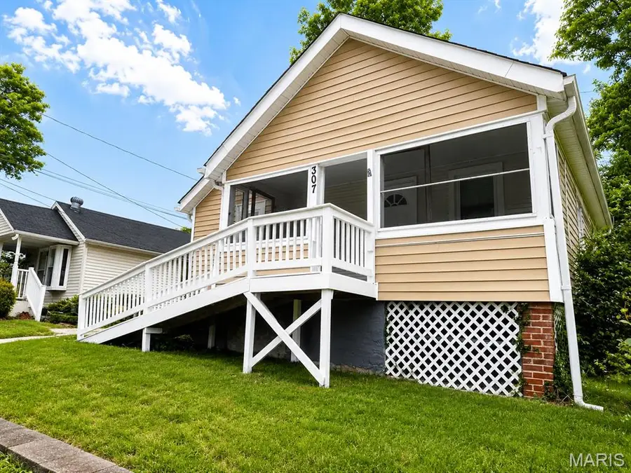 307 Alsobrook Street, Kirkwood, MO 63122 - #2