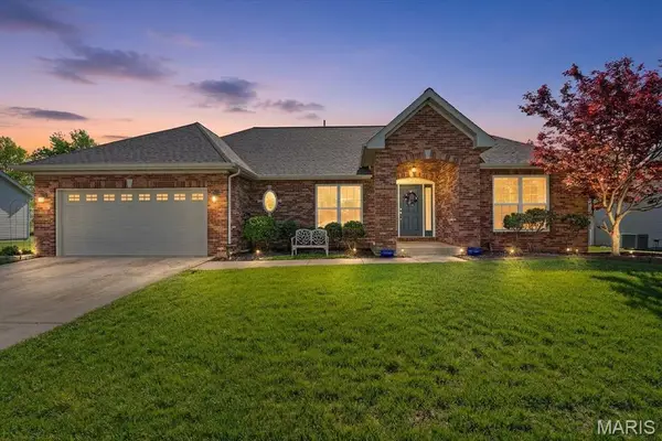 928 Saint Nicholas Drive, O'Fallon, IL 62269