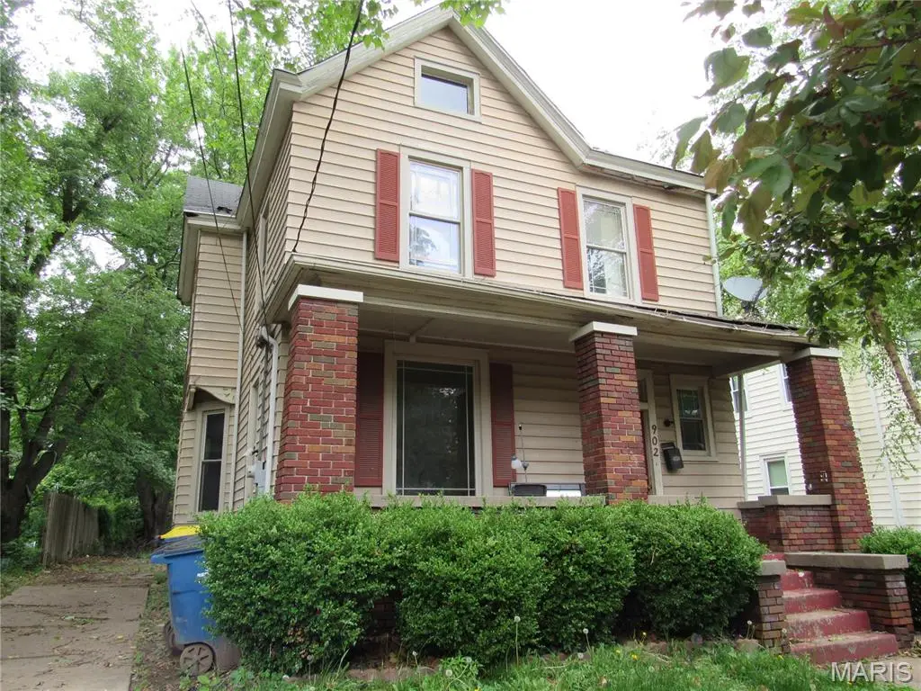 902 Royal Street, Alton, IL 62002 - #1