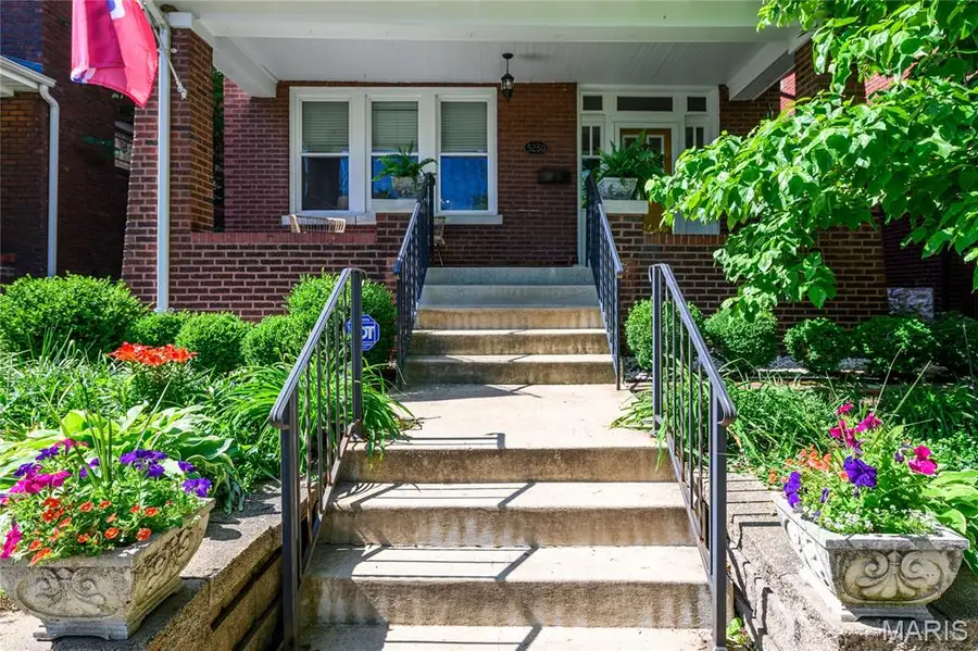 5250 Murdoch Avenue, Saint Louis, MO 63109 - #3