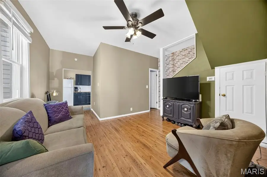 4166 Schiller Place, Saint Louis, MO 63116 - #3