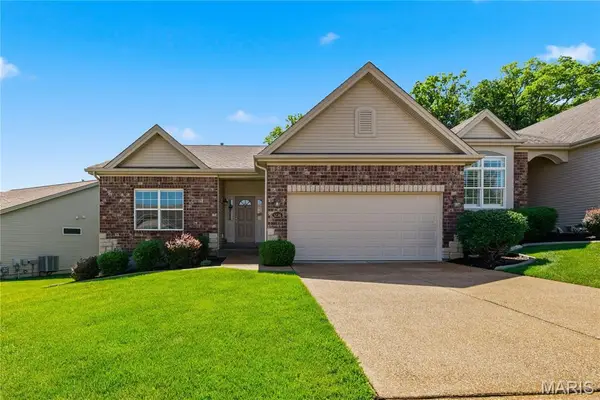 1236 Emerald Gardens Drive, St Peters, MO 63376