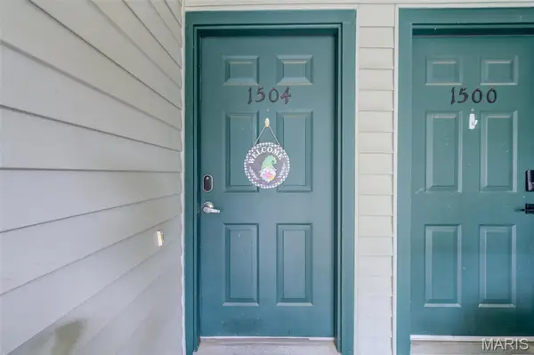 1504 Surrey Lane #C, St Charles, MO 63304