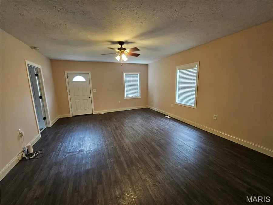 635 S Oak Street, Hillsboro, IL 62049 - #3