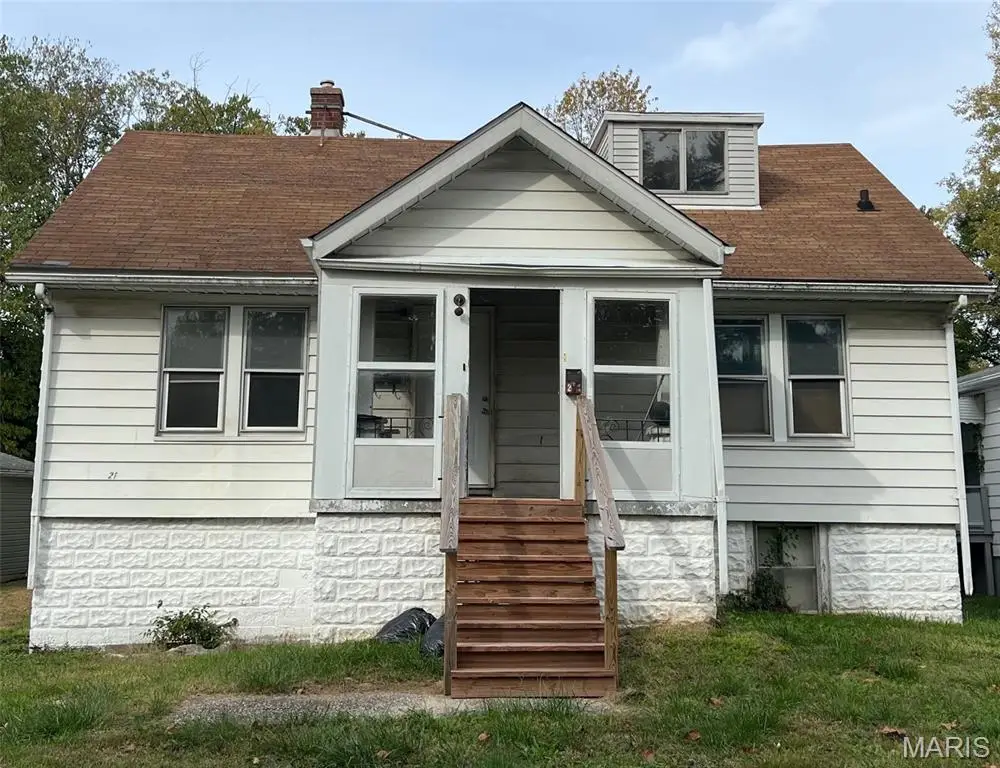 21 S 57th Street, Belleville, IL 62226 - #1