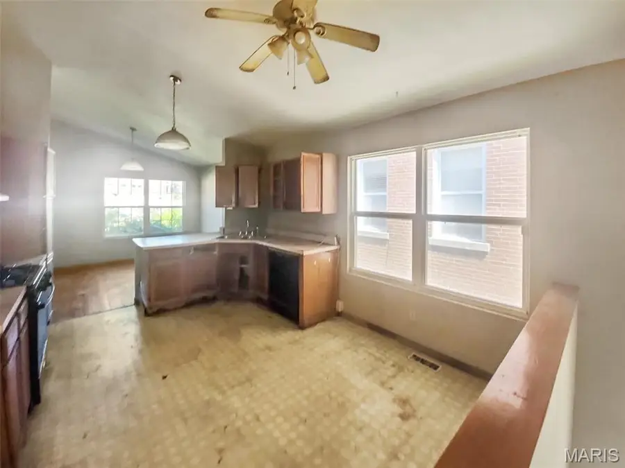 4646 S Grand Boulevard, Saint Louis, MO 63111 - #2